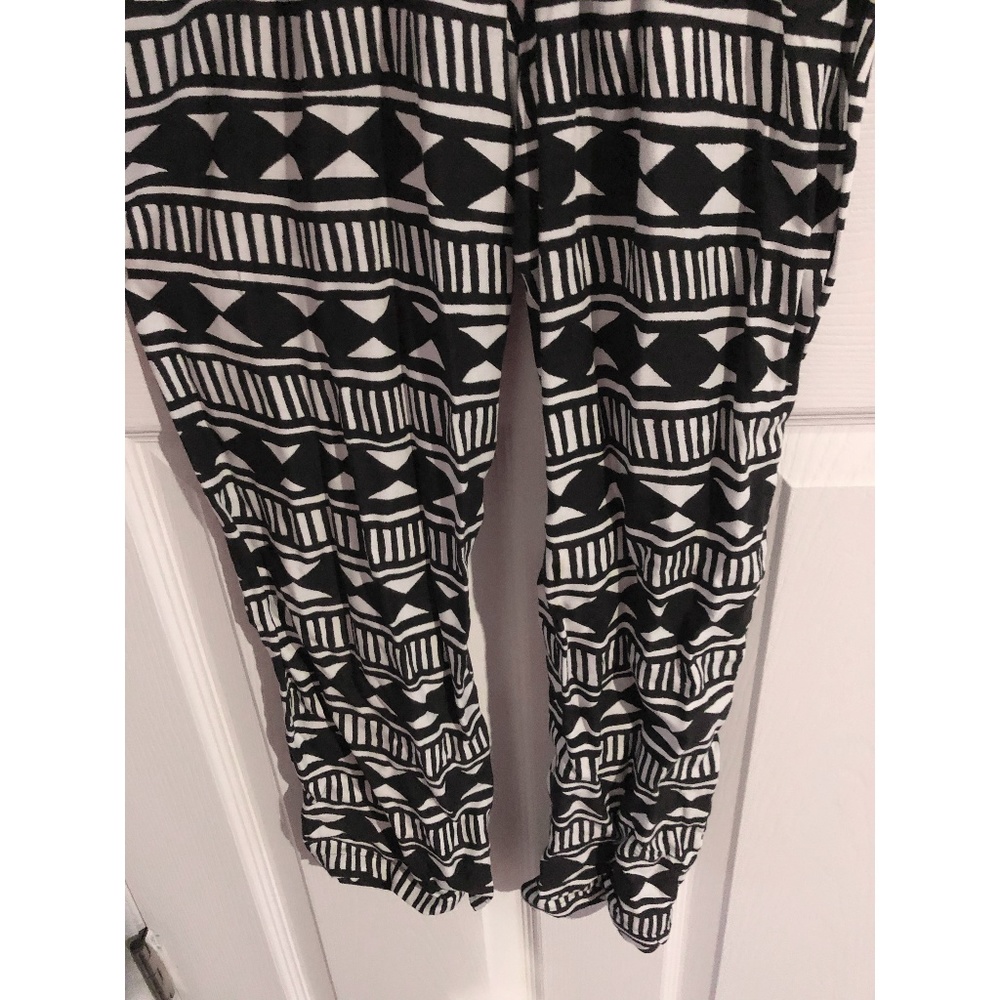 Women's JUMPSUIT (Size Small) WHITE AND BLACK - Picture 3 of 3
